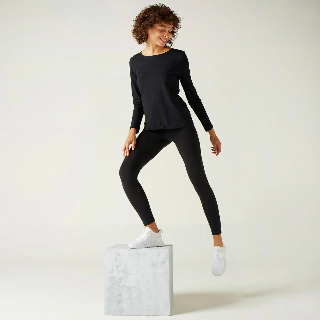 Camiseta fitness manga larga básica algodón Mujer Domyos negro - Imagen 4