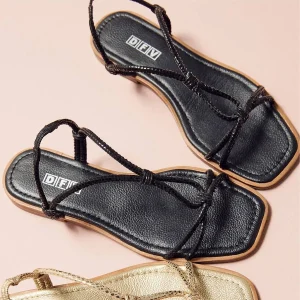 Sandalias Planas en Cuero – Ref.  Z-3122 Negro
